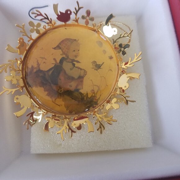 Vintage Hummel Gold Christmas Ornament Collection sunny weather round filagree - Picture 2 of 8